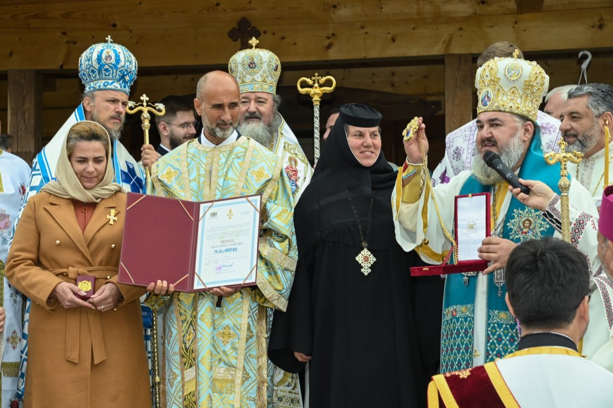 „Acoperământul Maicii Domnului”, o mănăstire ca o călătorie 333470