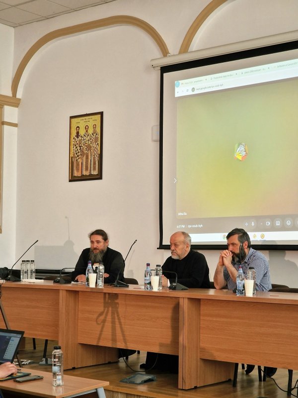 Conferința „Sub semnul icoanei” la Facultatea de Teologie Ortodoxă din București 333533