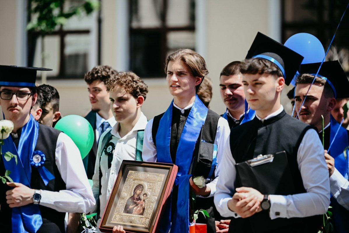 Festivitatea de absolvire la Colegiul Ortodox „Mitropolitul Nicolae Colan” din Cluj-Napoca 333512