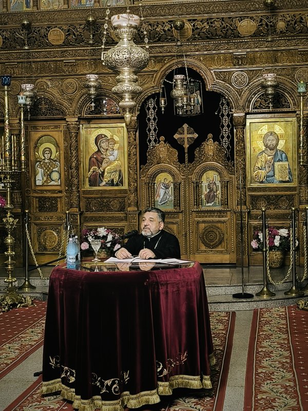 Întâlnire catehetică dedicată tinerilor la Biserica Șerban Vodă din București 333526