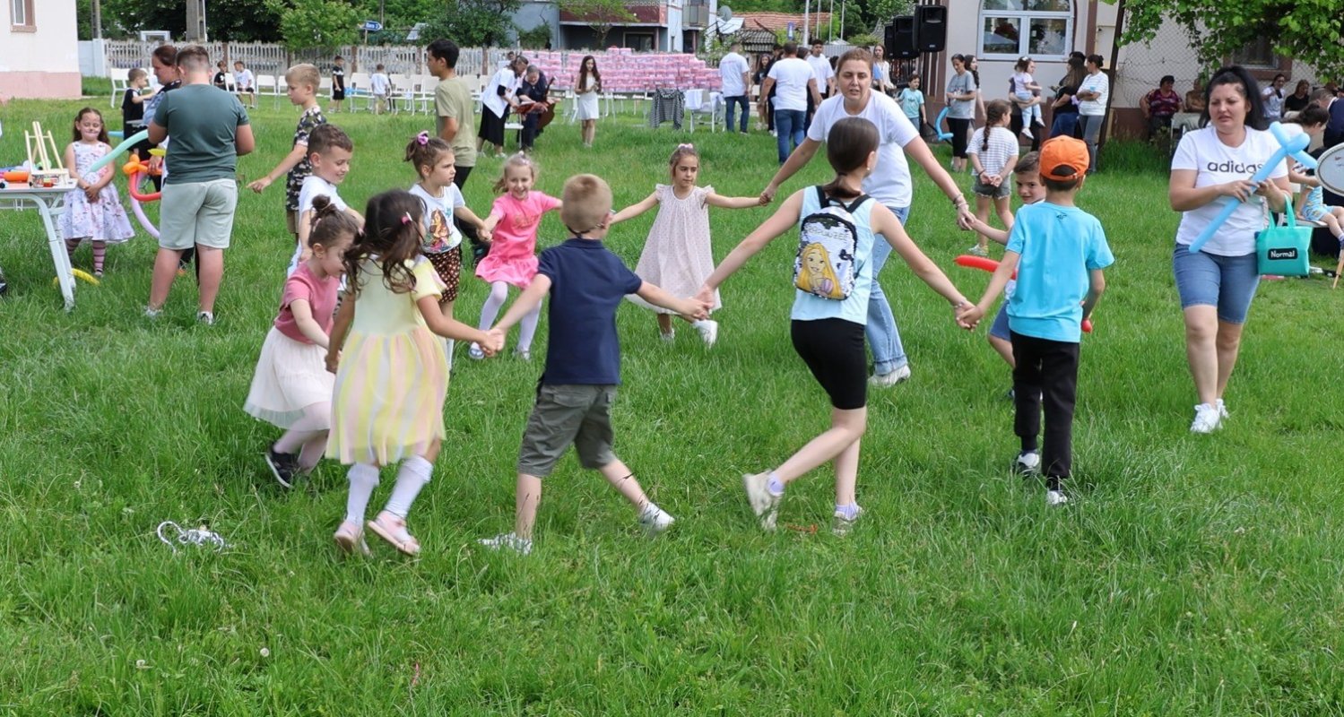 Ziua Copilului sărbătorită cu muzică, artă și jocuri în comuna Balta Doamnei 333531