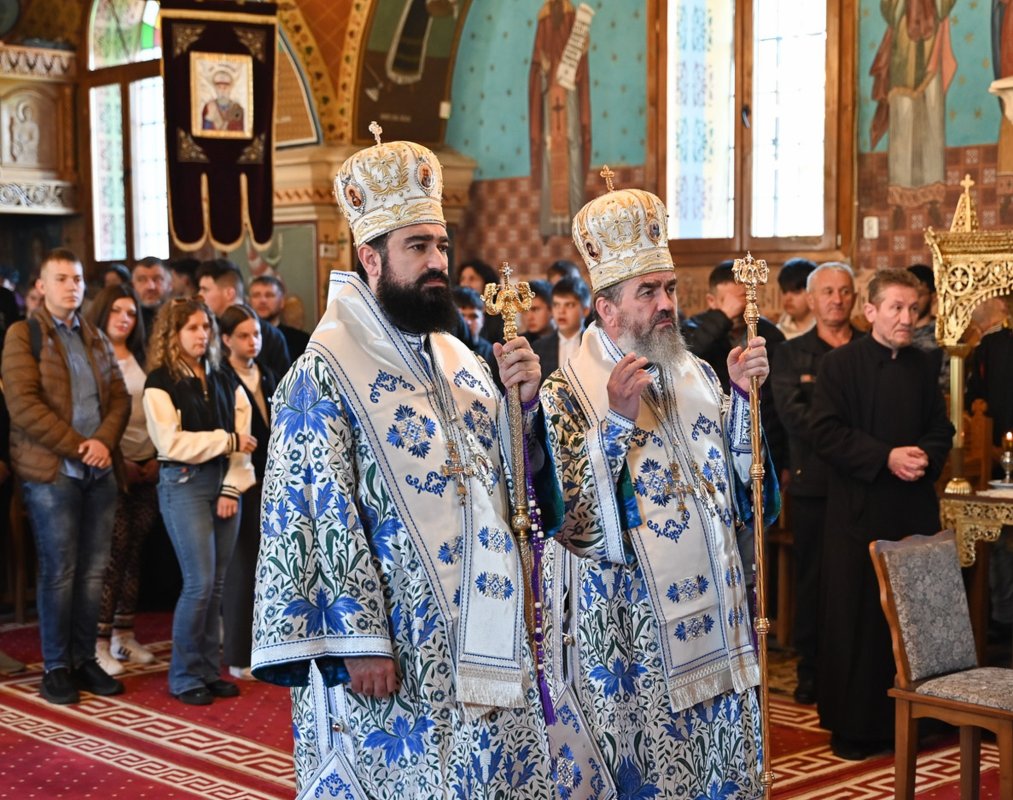 Întâlnirea tinerilor ortodocși din Episcopia Devei și Hunedoarei, la Haţeg 333618