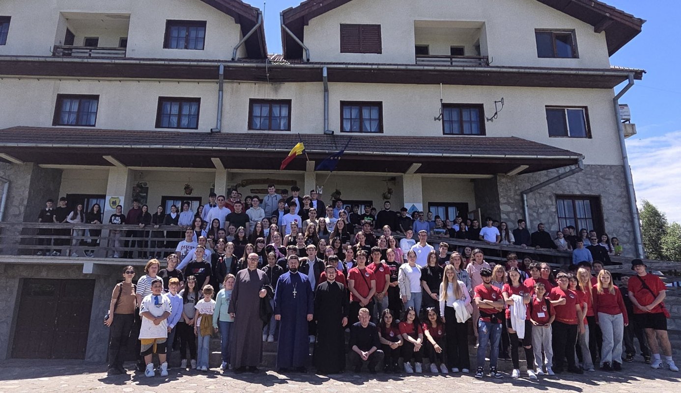 Întâlnirea tinerilor ortodocși din Episcopia Devei și Hunedoarei, la Haţeg 333622