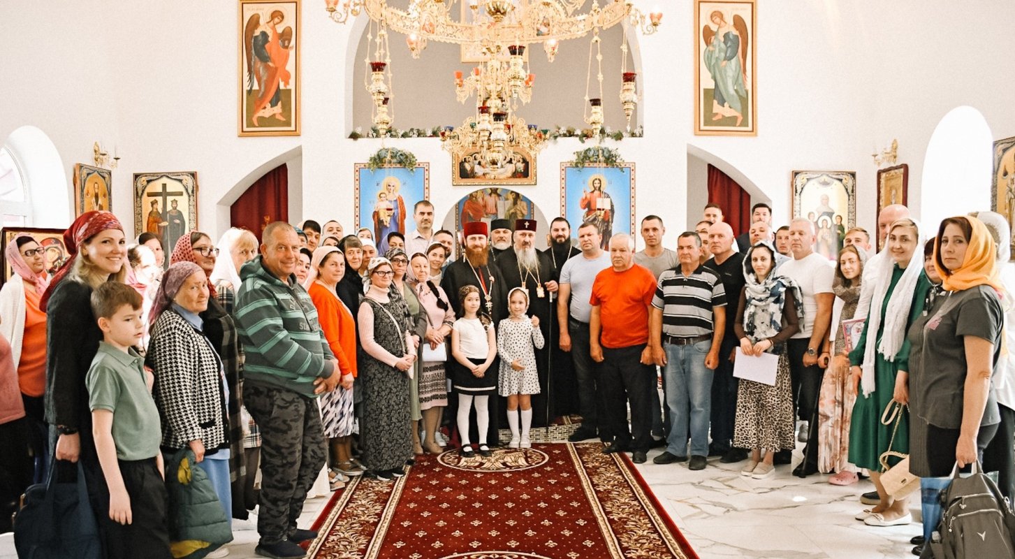 Sfințiri în biserica din localitatea Căpșuna, raionul Ștefan Vodă 333624