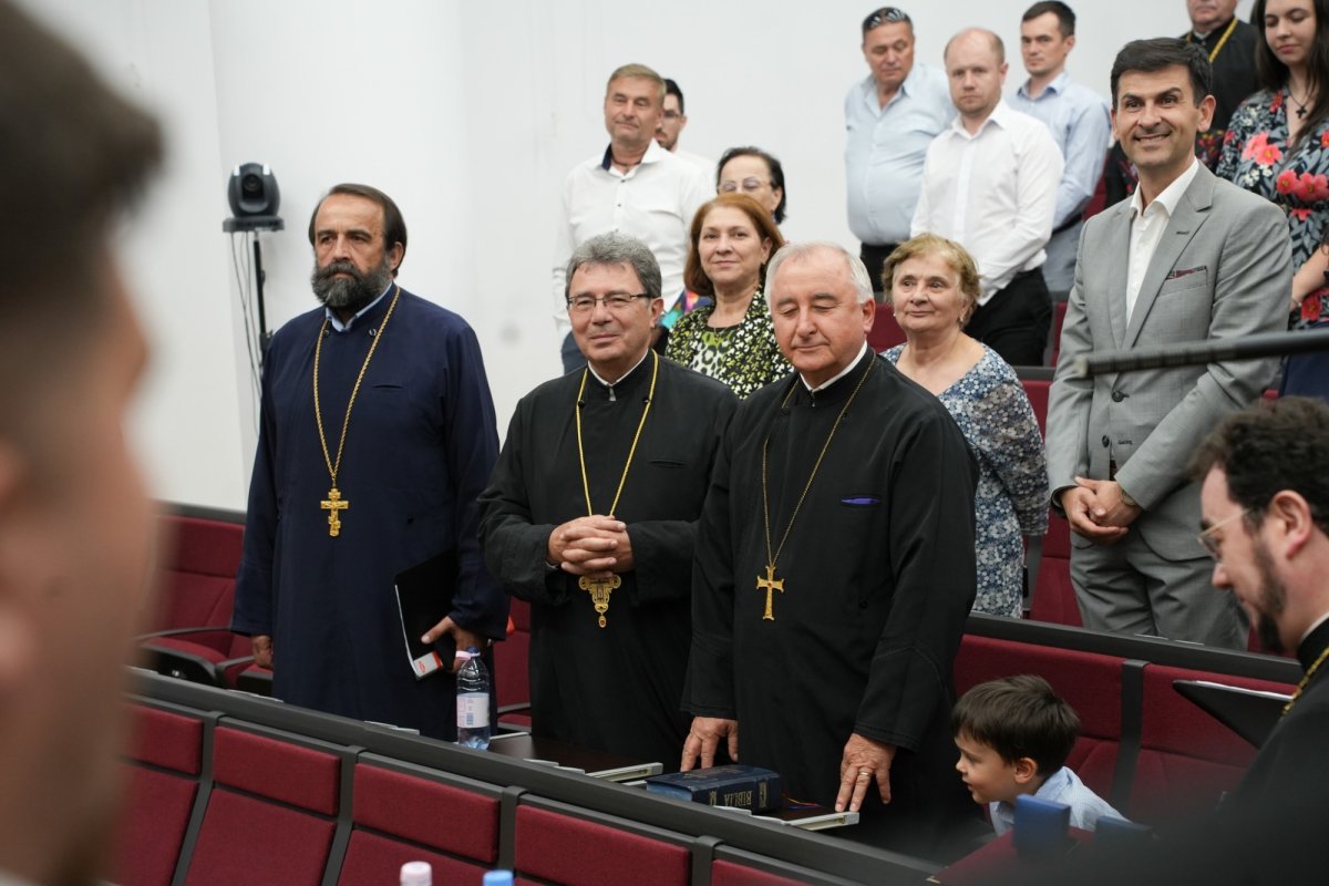 Eveniment omagial dedicat profesorilor emeriți Vasile Stanciu și Stelian Tofană, la Cluj‑Napoca 333999