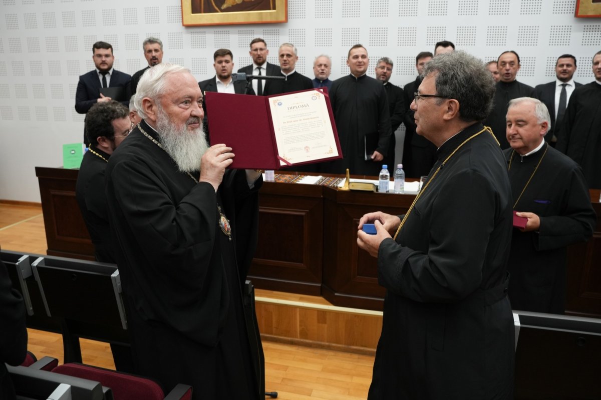 Eveniment omagial dedicat profesorilor emeriți Vasile Stanciu și Stelian Tofană, la Cluj‑Napoca 334001