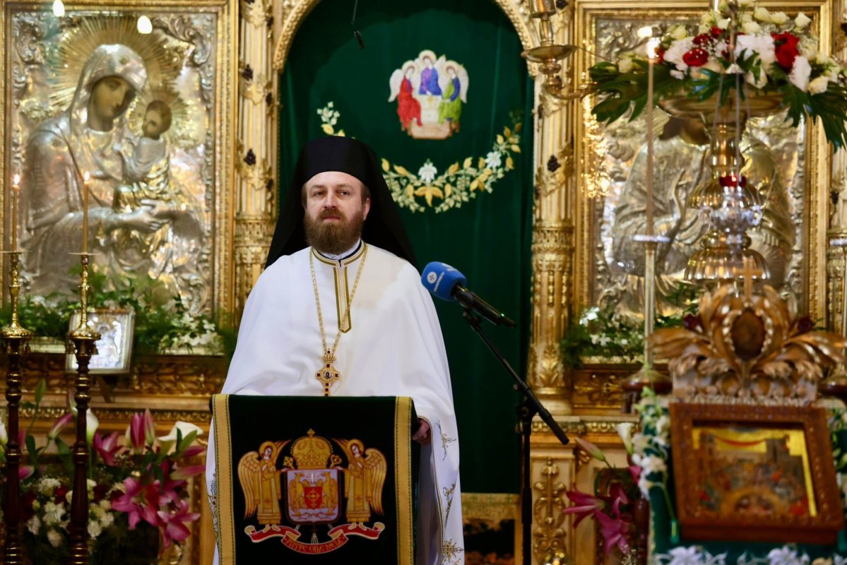 Mănăstirea ilfoveană Pasărea, în zi de sărbătoare 334079