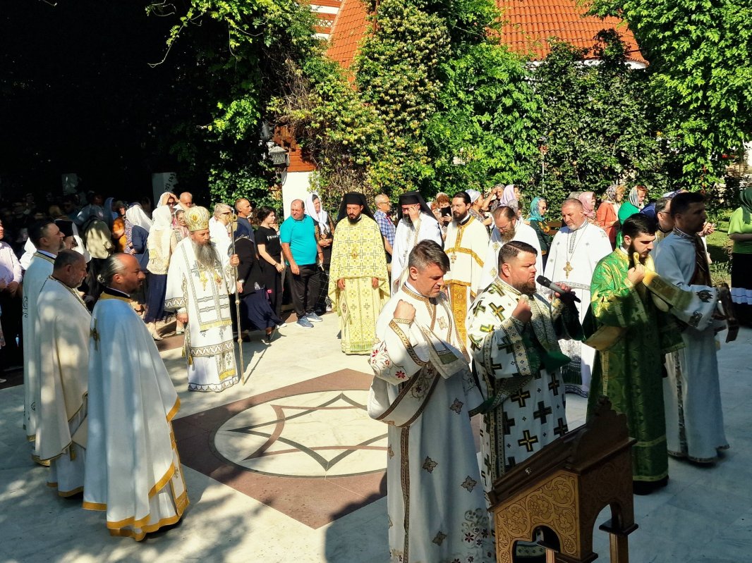 Praznicul Rusaliilor la mănăstirea teleormăneană Pantocrator 334138