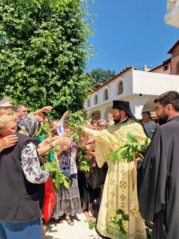 Praznicul Rusaliilor la mănăstirea teleormăneană Pantocrator 334144