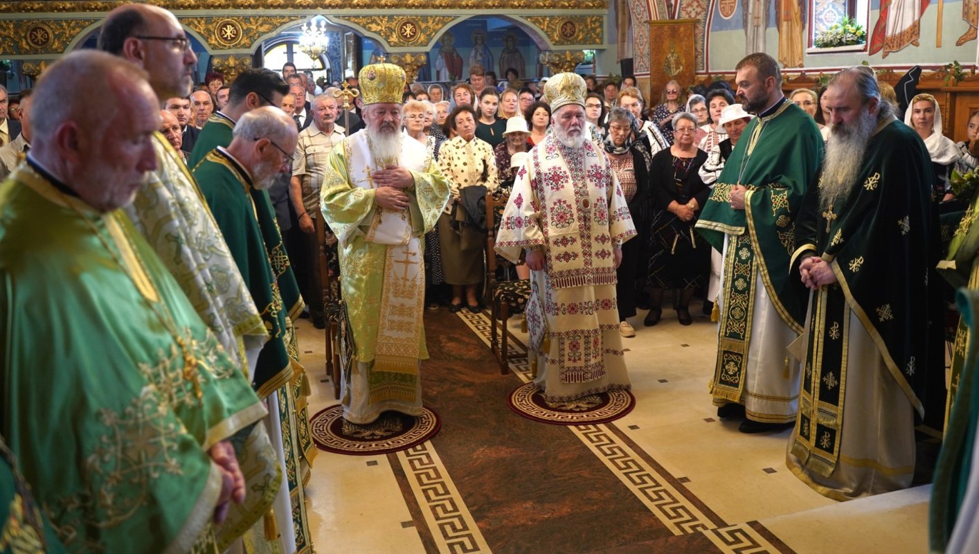 Resfințirea Bisericii „Sfânta Treime” din Alba Iulia 334115