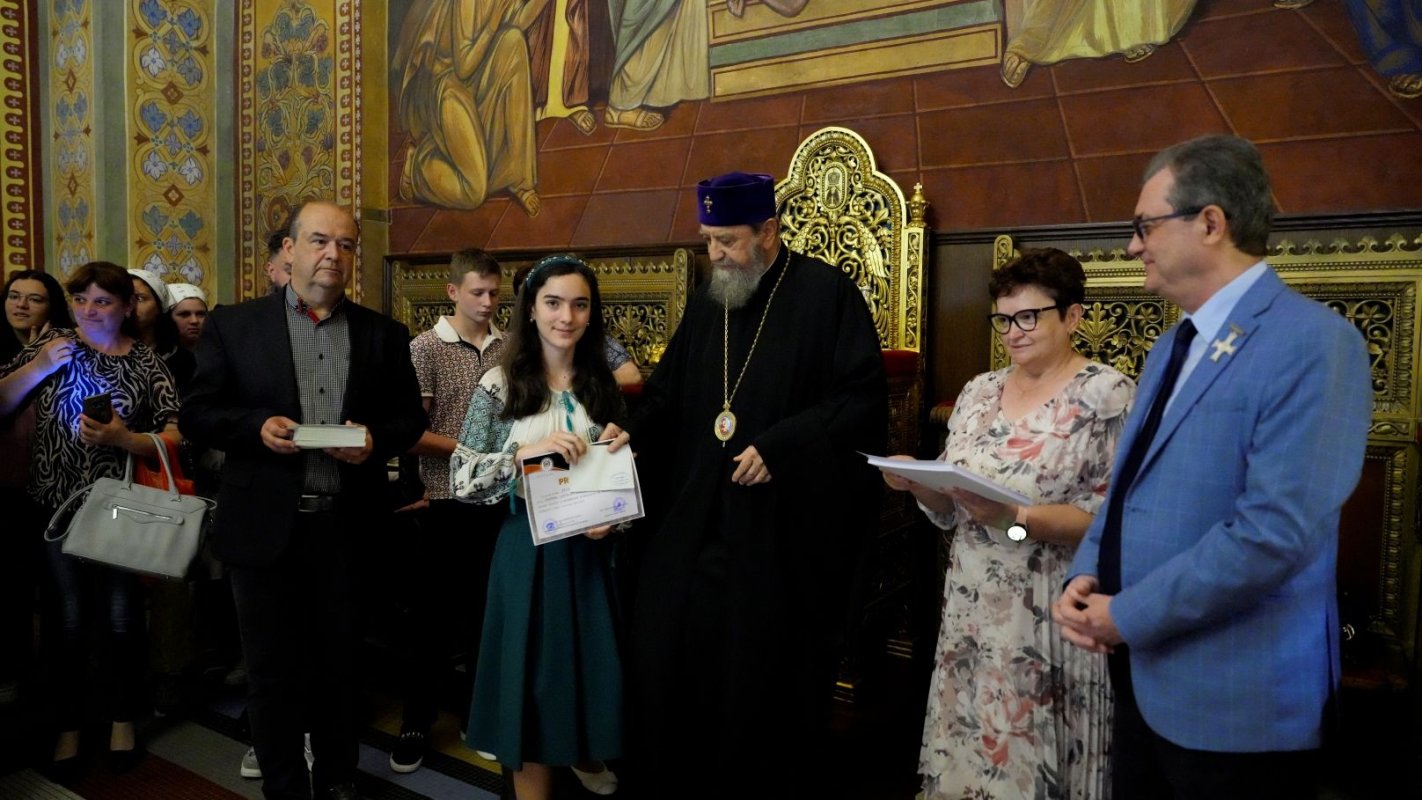 Elevii olimpici la Religie din judeţul Sibiu au fost premiaţi 334333