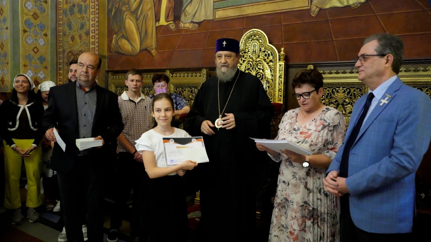Elevii olimpici la Religie din judeţul Sibiu au fost premiaţi 334334