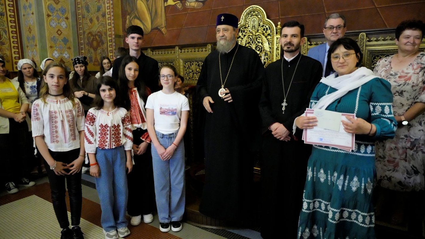 Elevii olimpici la Religie din judeţul Sibiu au fost premiaţi 334338