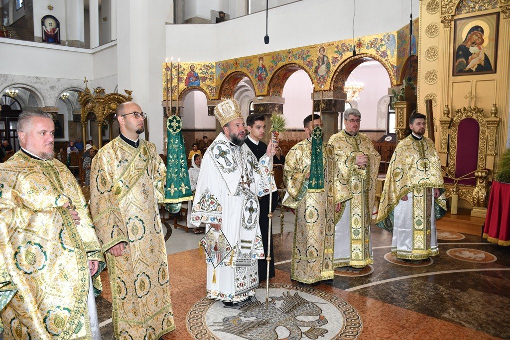 Praznicul Pogorârii Duhului Sfânt la Catedrala Episcopală din Caransebeș 334250