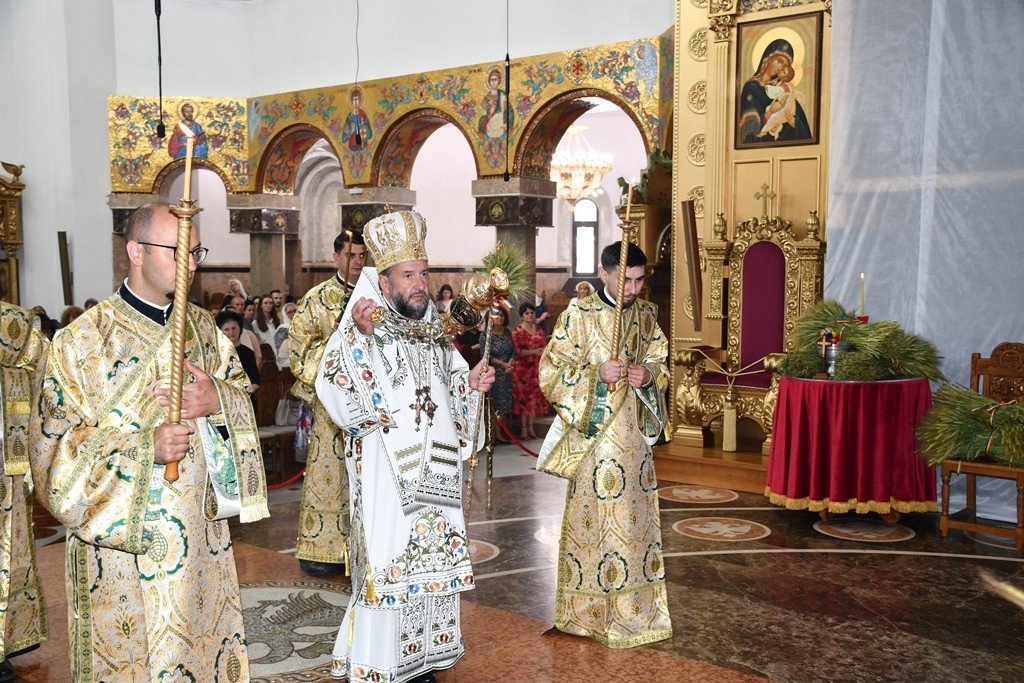 Praznicul Pogorârii Duhului Sfânt la Catedrala Episcopală din Caransebeș 334252