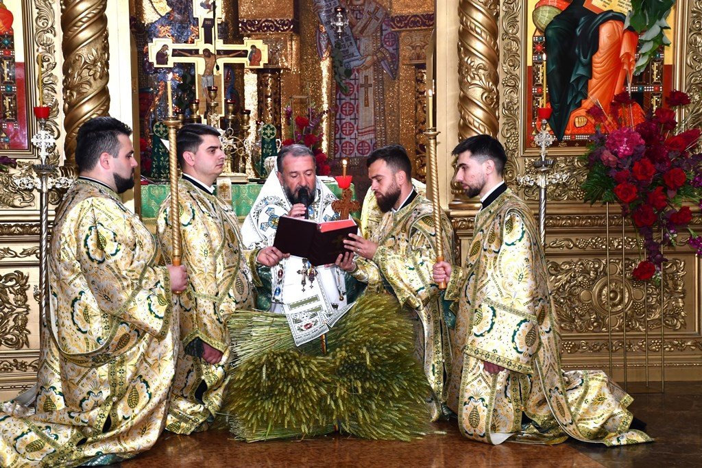 Praznicul Pogorârii Duhului Sfânt la Catedrala Episcopală din Caransebeș 334254