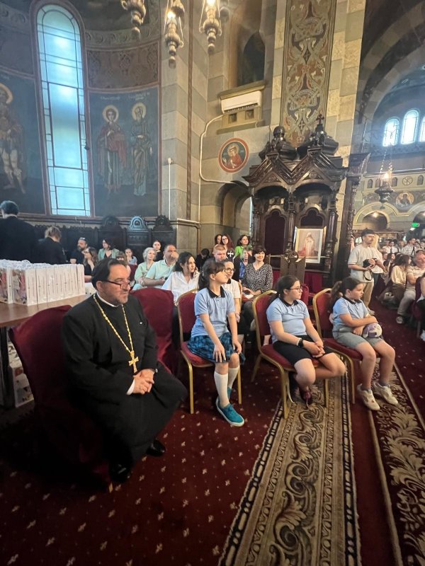 Premii pentru elevii olimpici din Protoieria Sector 2 Capitală 334256