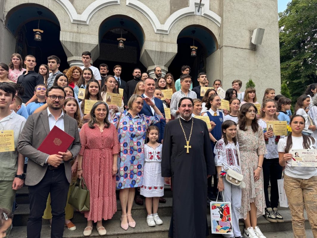 Premii pentru elevii olimpici din Protoieria Sector 2 Capitală 334259