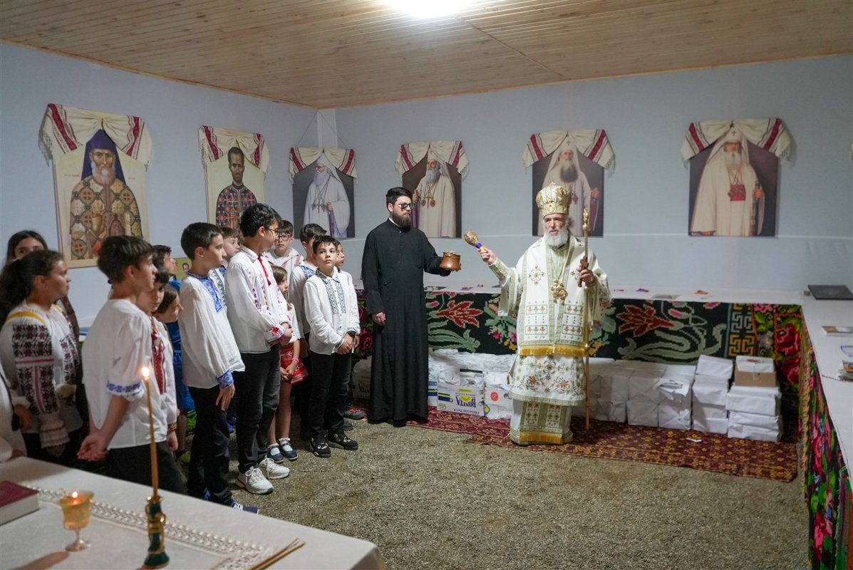 Tinerii pelerini, icoane vii ale Sfintei Liturghii 334175