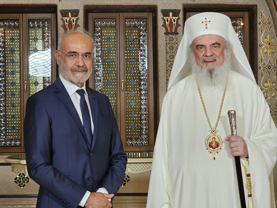 Patriarhul României a primit vizita unei delegații din Biserica Ortodoxă a Greciei 334432
