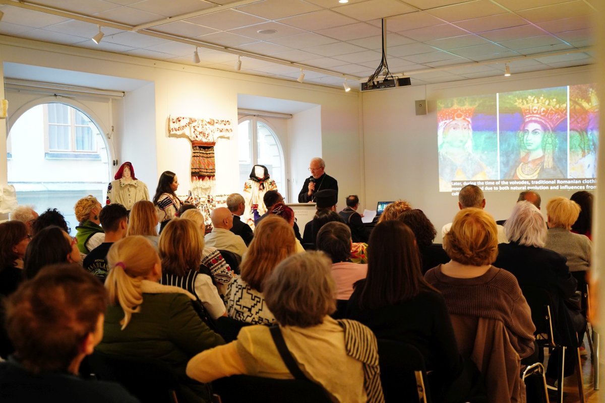 Ia românească, sărbătorită prin expoziție și conferință la Stockholm 334558