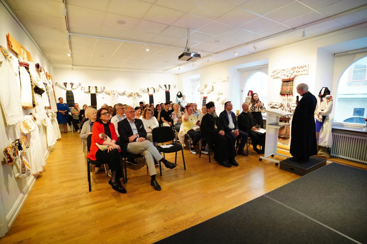 Ia românească, sărbătorită prin expoziție și conferință la Stockholm 334559