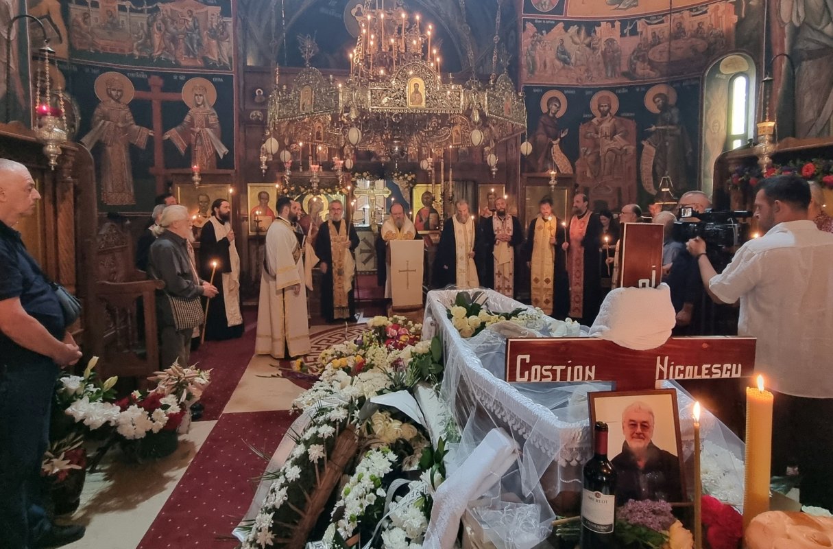 Teologul și etnologul Costion Nicolescu a fost condus pe ultimul drum 334596