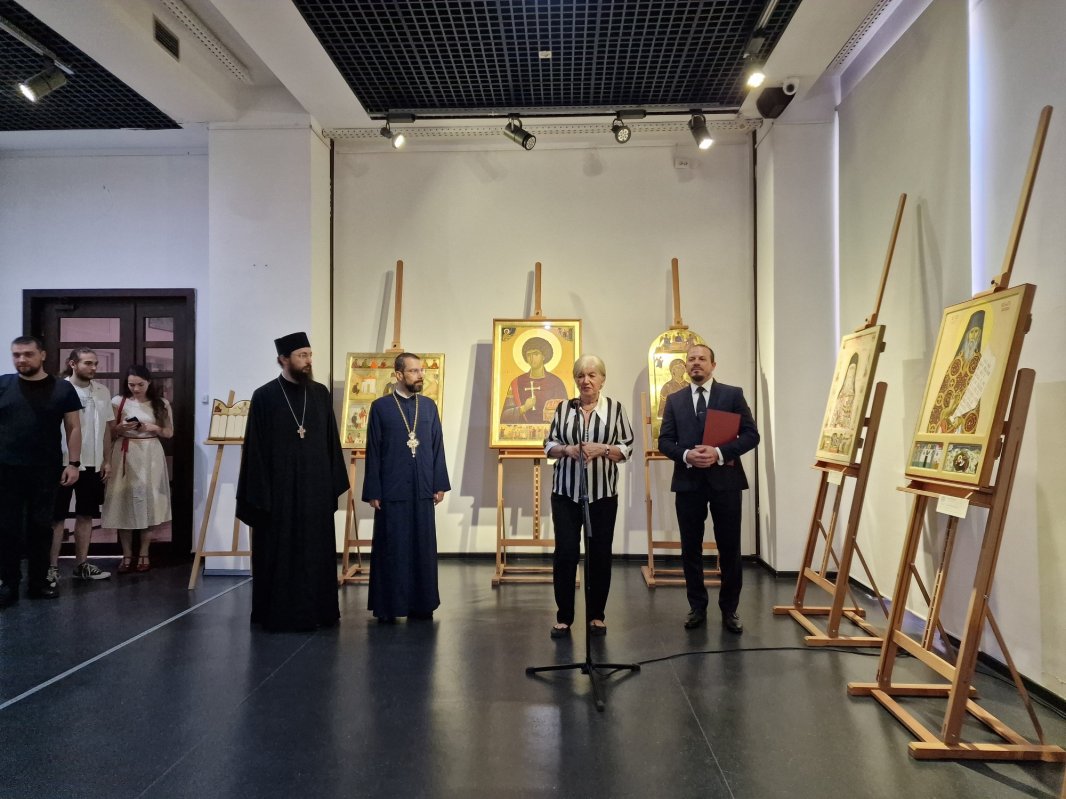 Vernisaj de icoane la Muzeul Naţional al Satului din București 334600