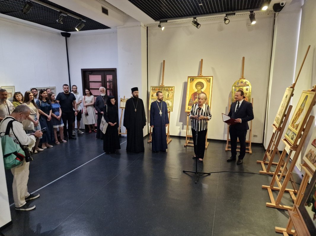 Vernisaj de icoane la Muzeul Naţional al Satului din București 334603