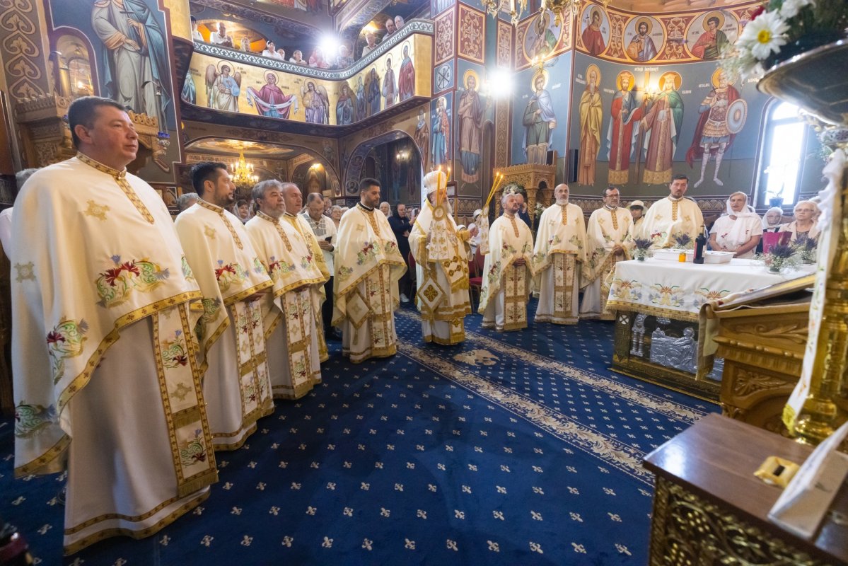 Extinderea complexului bisericesc al Parohiei „Sfânta Treime”-Militari 334666