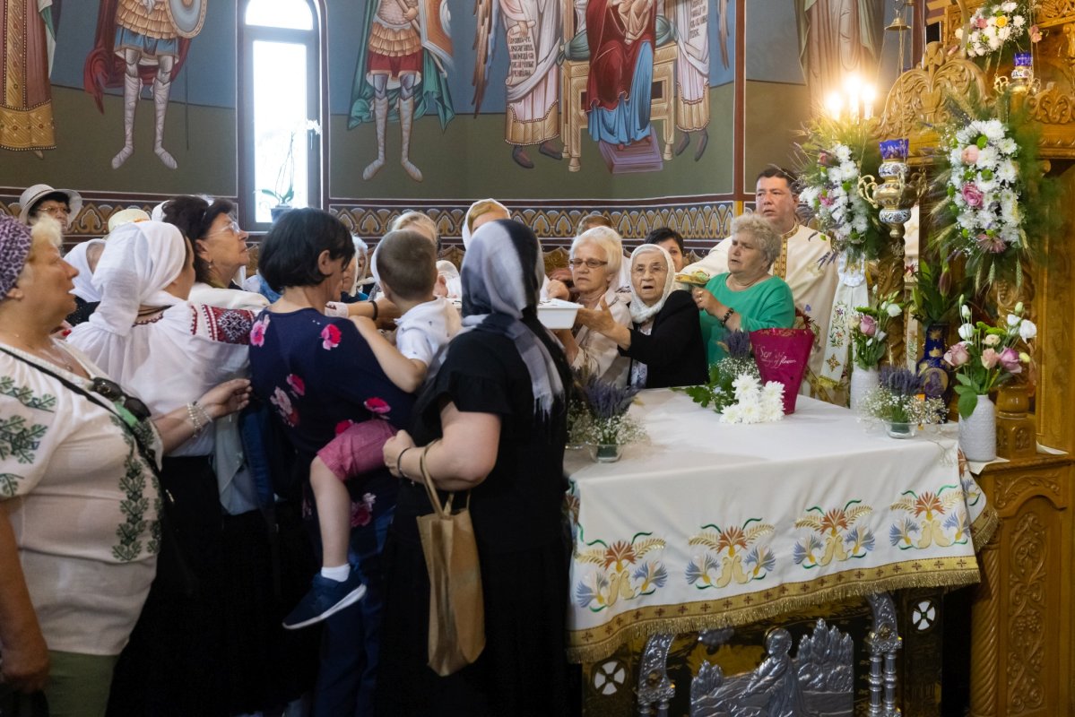 Extinderea complexului bisericesc al Parohiei „Sfânta Treime”-Militari 334671