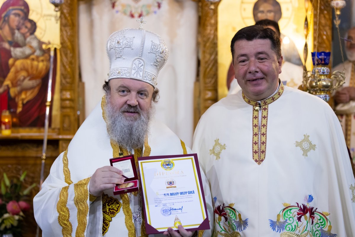 Extinderea complexului bisericesc al Parohiei „Sfânta Treime”-Militari 334679