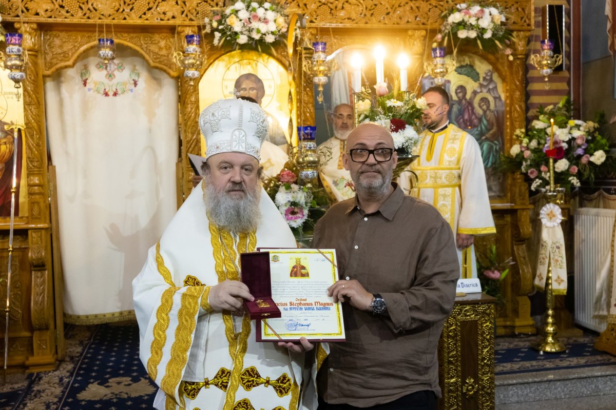 Extinderea complexului bisericesc al Parohiei „Sfânta Treime”-Militari 334685