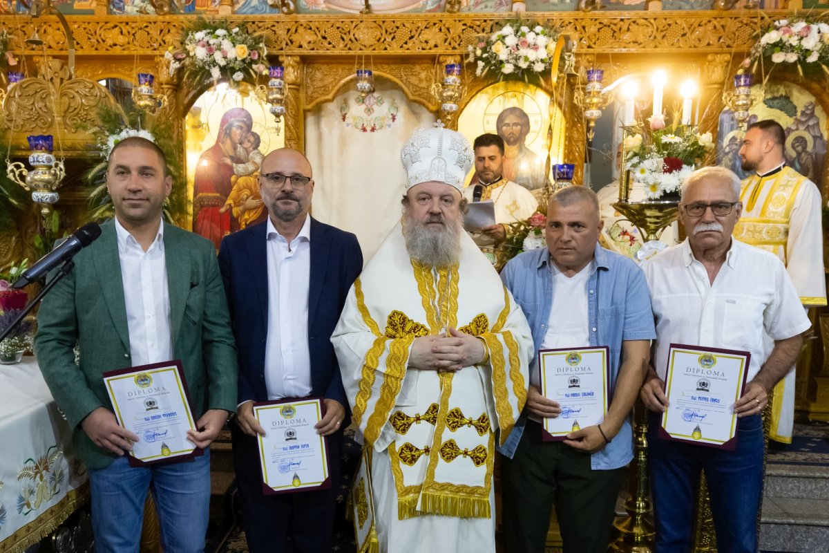 Extinderea complexului bisericesc al Parohiei „Sfânta Treime”-Militari 334689