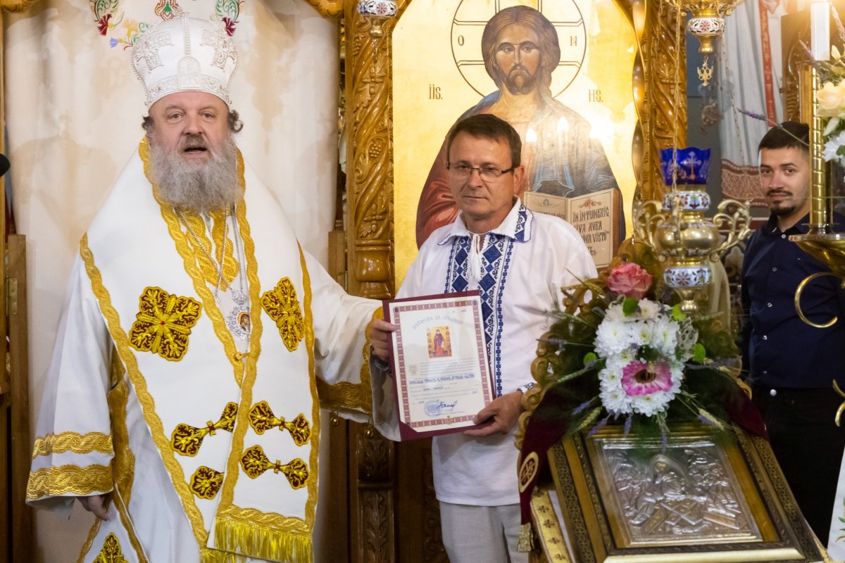Extinderea complexului bisericesc al Parohiei „Sfânta Treime”-Militari 334692