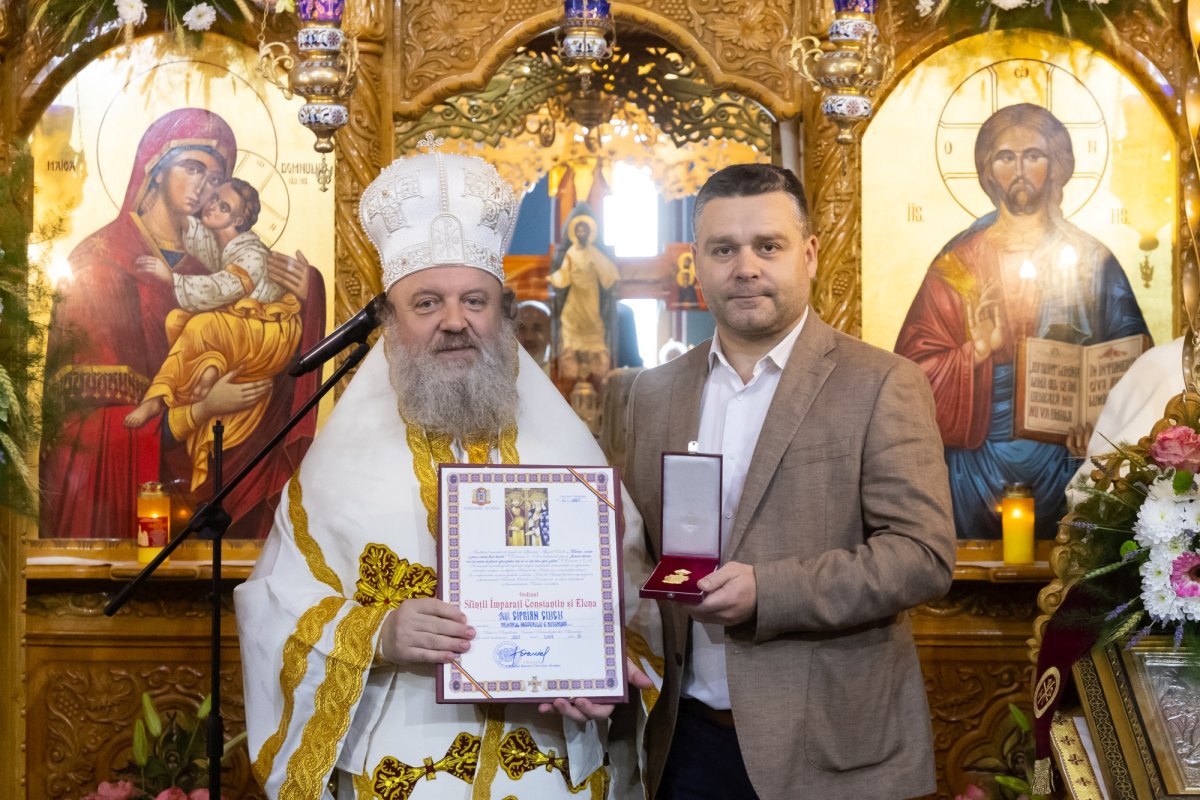 Extinderea complexului bisericesc al Parohiei „Sfânta Treime”-Militari 334693