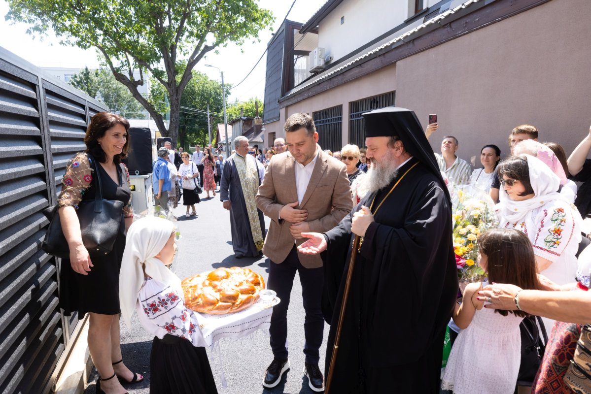 Extinderea complexului bisericesc al Parohiei „Sfânta Treime”-Militari 334697