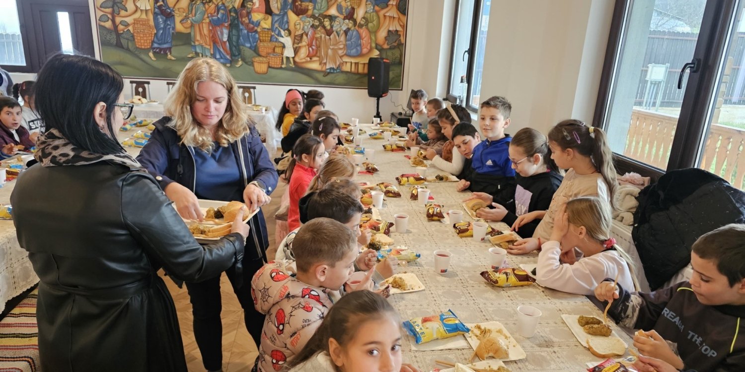 La Urşiţa, hramul bisericii este în fiecare zi 333803