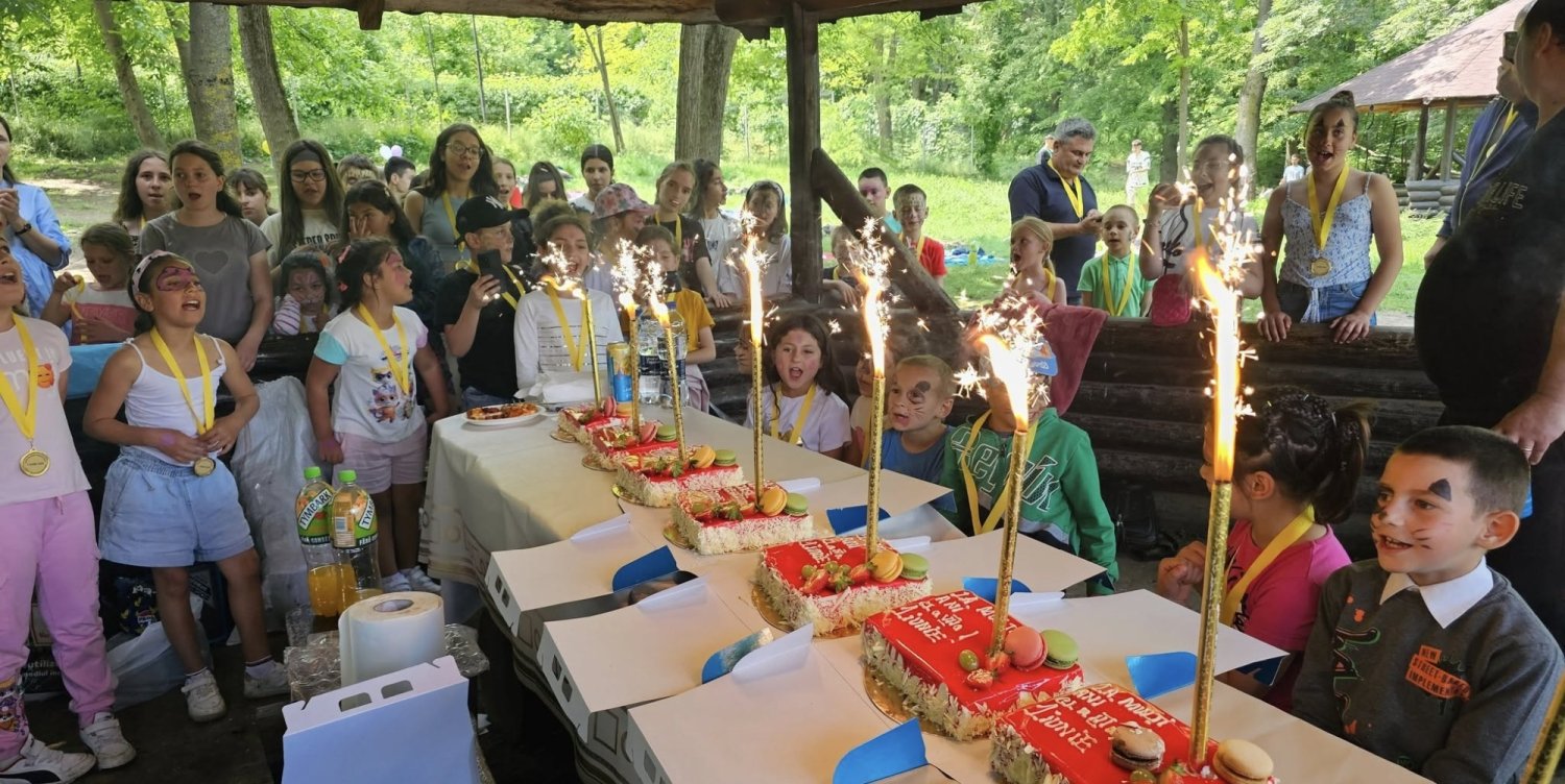 La Urşiţa, hramul bisericii este în fiecare zi 333806