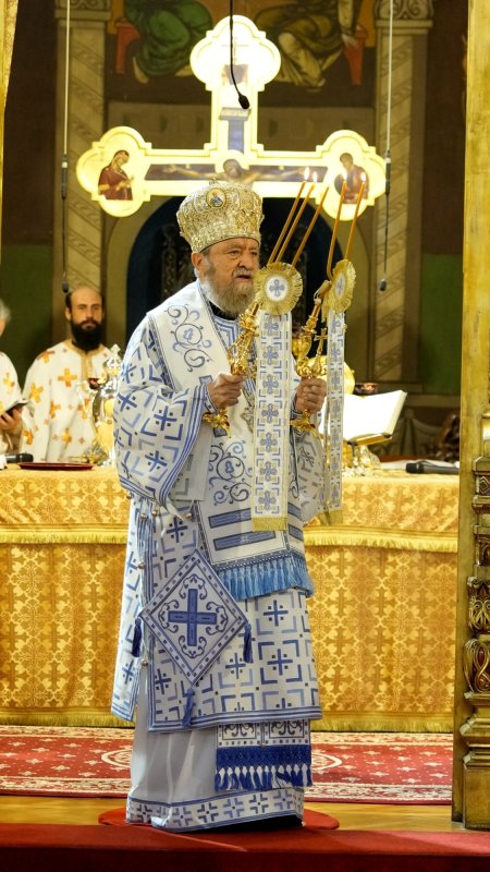 Liturghie arhierească în Duminica Tuturor Sfinţilor la Catedrala Mitropolitană din Sibiu 334631