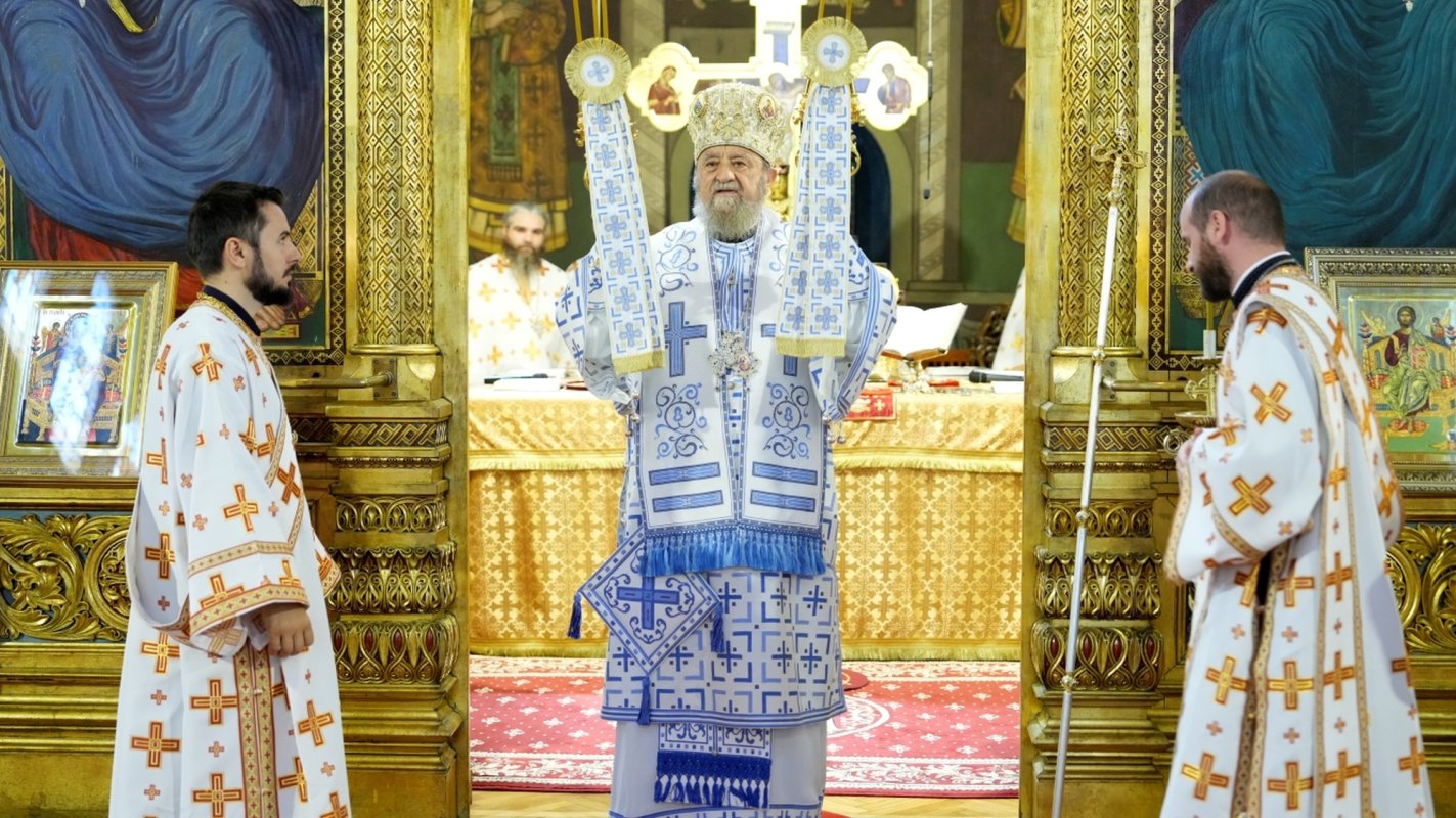 Liturghie arhierească în Duminica Tuturor Sfinţilor la Catedrala Mitropolitană din Sibiu 334634