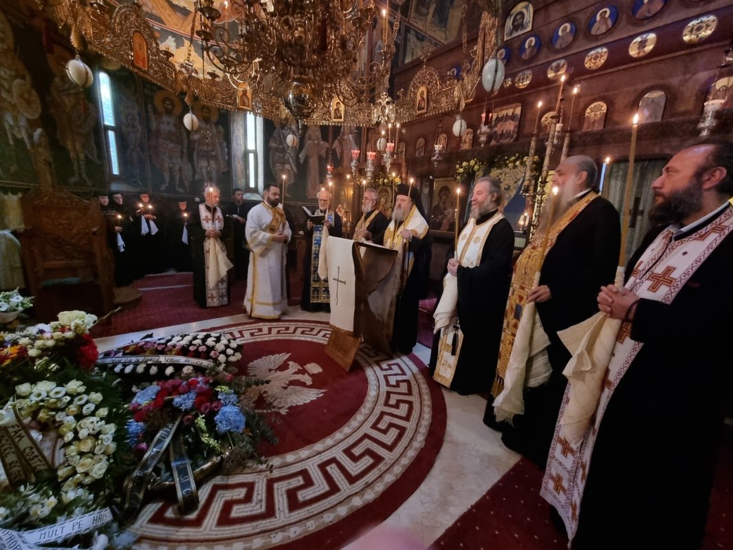 Costion Nicolescu - o prezență discretă, o mărturisire deplină 334762