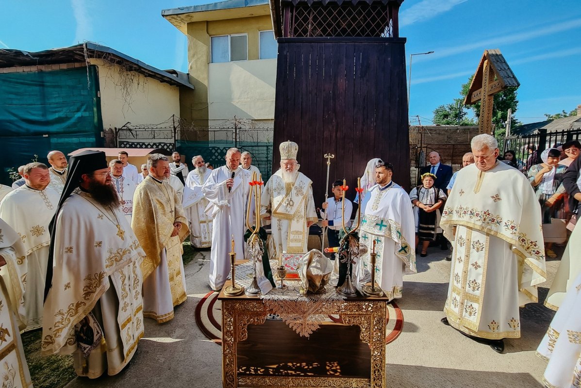 Resfințirea bisericii din parohia misionară Turda-Fabrici 334730