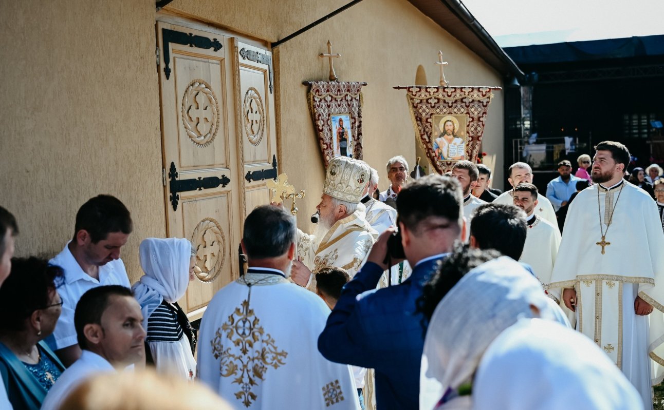 Resfințirea bisericii din parohia misionară Turda-Fabrici 334731