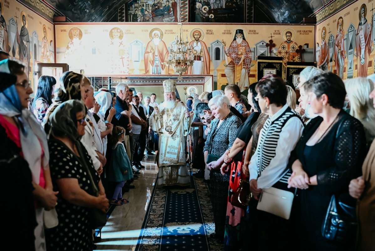 Resfințirea bisericii din parohia misionară Turda-Fabrici 334732