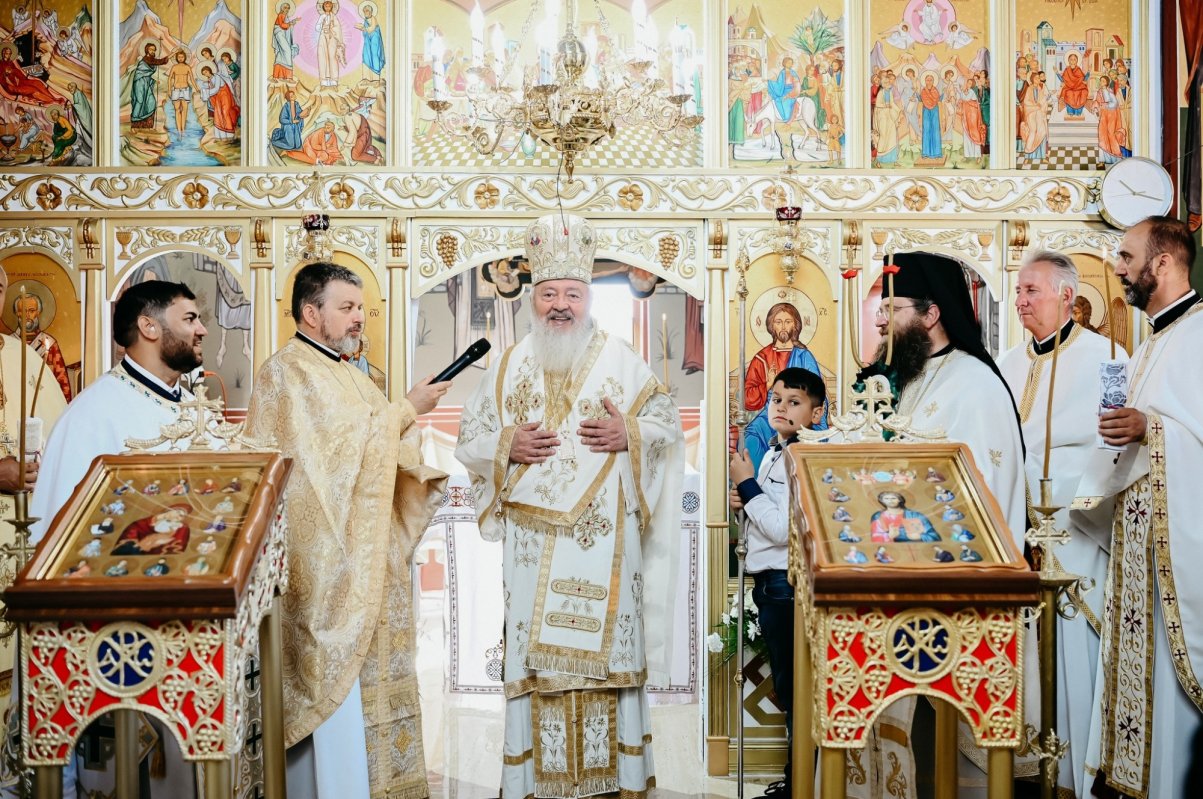 Resfințirea bisericii din parohia misionară Turda-Fabrici 334733