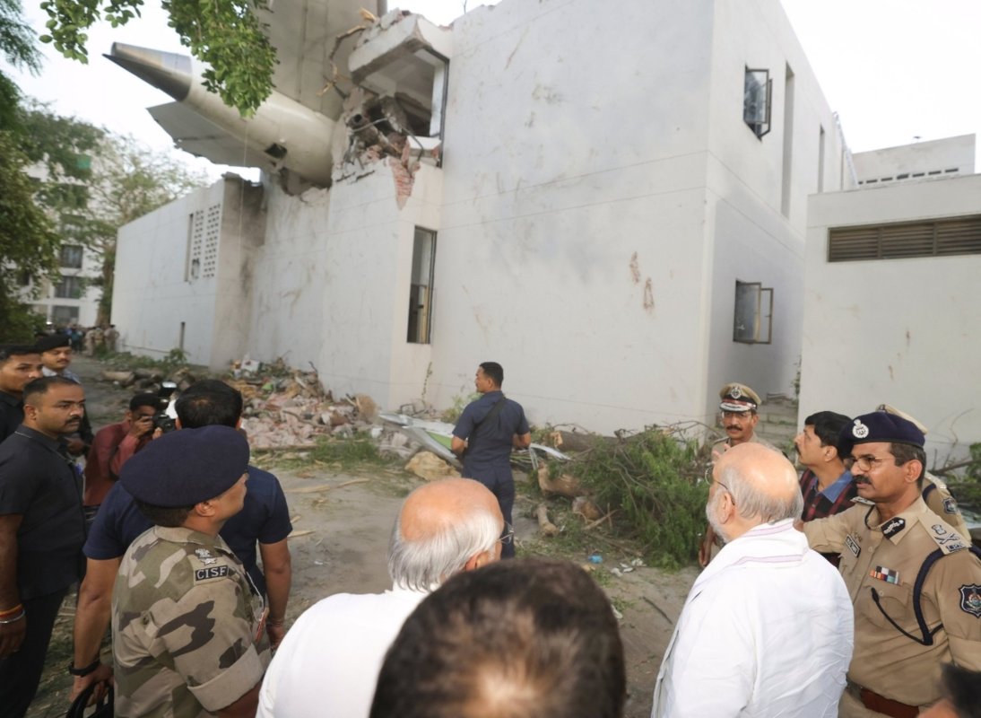 Un supraviețuitor în accidentul aviatic din India 334583