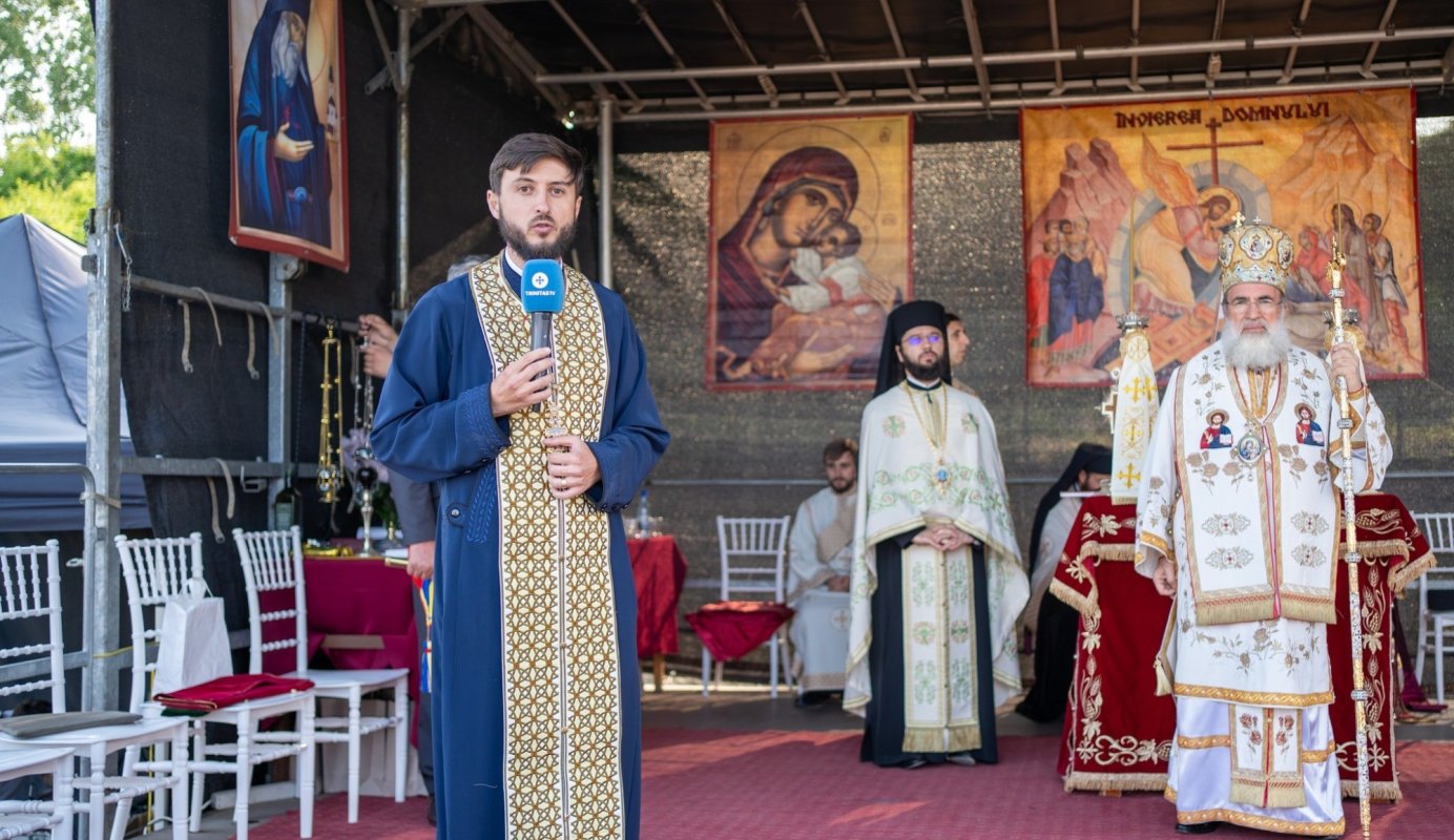 „Biserica celor 100 de ctitori” a fost resfințită 334791