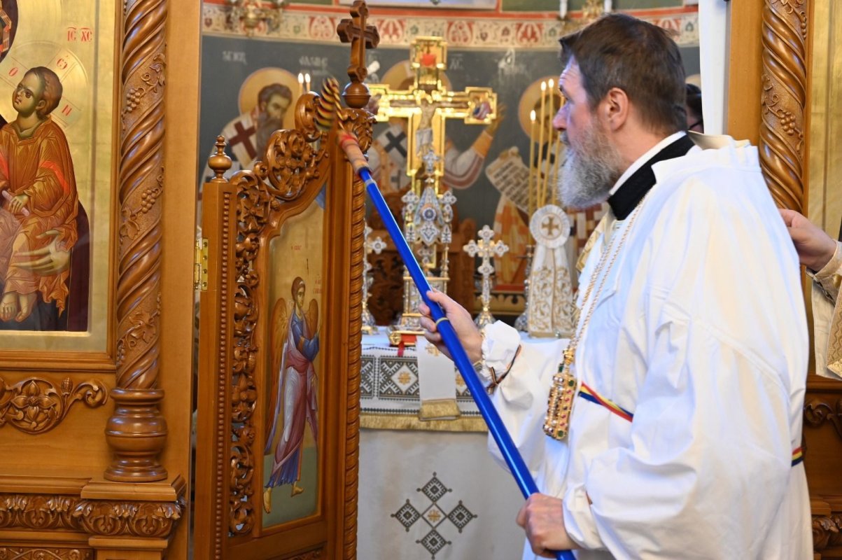 Sfinţirea Bisericii „Pogorârea Sfântului Duh” din parohia bihoreană Gepiu 334814