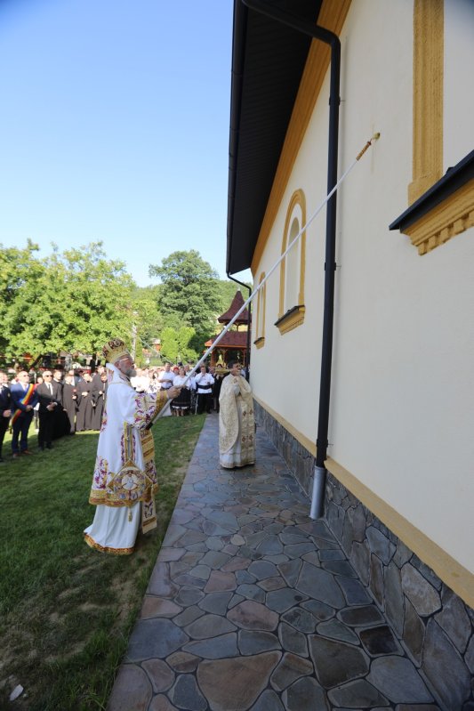 Târnosirea bisericii din cartierul Ferneziu, municipiul Baia Mare 334819